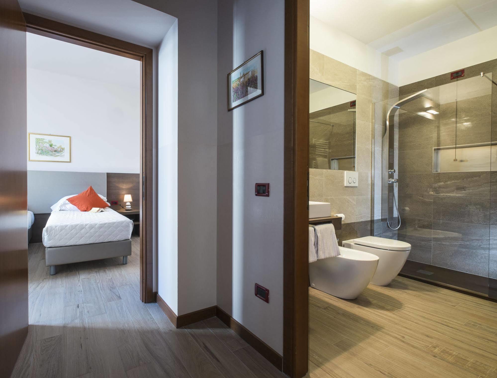 Residence Caffe Savona Альба Экстерьер фото